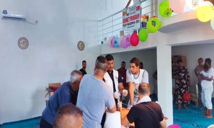 Hızır Uluslararası İnsani Yardım ve Eğitim Derneği şimdi de Kuzey Makedonya’da 200 ihtiyaç sahibi çocuğa el uzatarak, sünnet ettirdi.