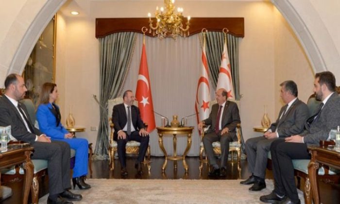 Cumhurbaşkanı Ersin Tatar, Yalova belediye başkan vekili, eşi, başkan yardımcısı, kültür ve sosyal işler müdürü ile özel kalem müdürünü kabul etti