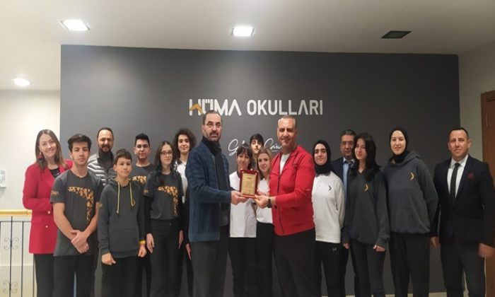 HÜMA OKULLARININ BAŞARILI ÕĞRENCİLERİ VE ÖĞRETMENLERİ ÖDÜLLENDİRİLDİ