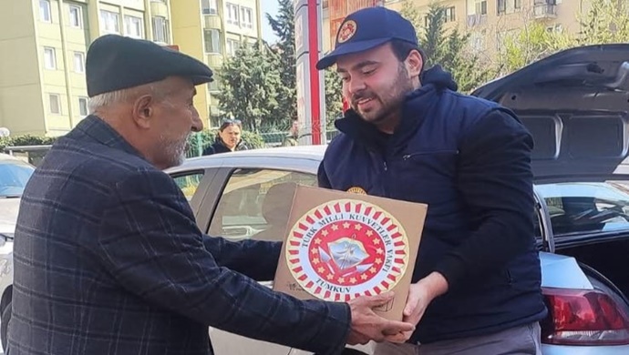 Türk Milli Kuvvetler Vakfı Genel Başkan Yardımcısı Burak ŞİMGA, Ramazan ayında mazlumların evlerine yardımları ulaştırdı
