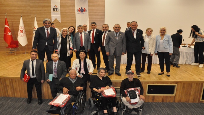 KAMU PERSONEL DERNEĞİ GENEL BAŞKANI MENDERES KANDEMİR ENGELLİLER VE DEPREM PANELİMİZİ YAPTIK