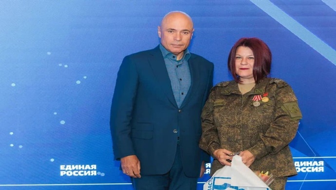 В Липецкой области ветеранам СВО вручили партбилеты «Единой России»