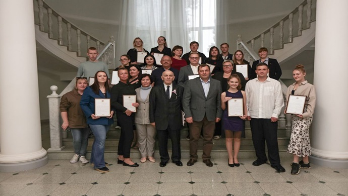 Ryazan’da Birleşik Rusya, iyileştirme projeleri için oylama düzenleyen gönüllülere ödül verdi