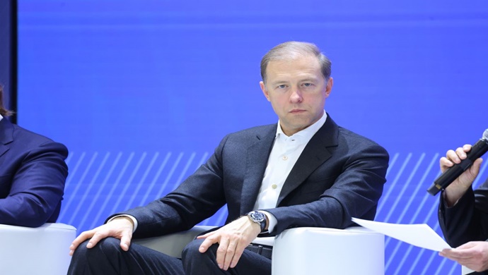 Denis Manturov, Yekaterinburg’da düzenlenen Birleşik Rusya’nın ilk bölge raporlama ve program forumu “Sonuçlar Var!”a katılanların girişimlerini destekledi